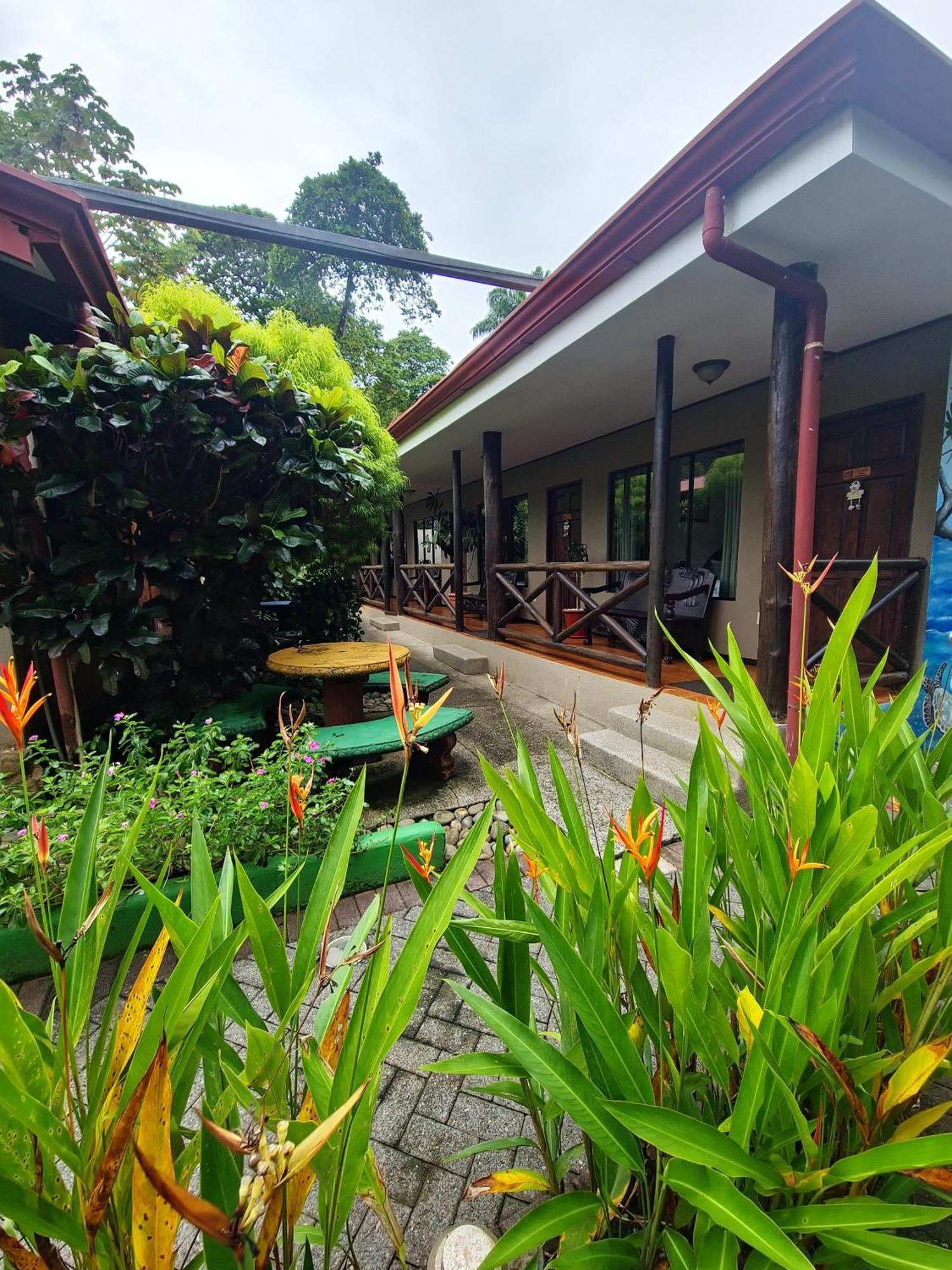 Hotel Diuwak Dominical Exterior foto