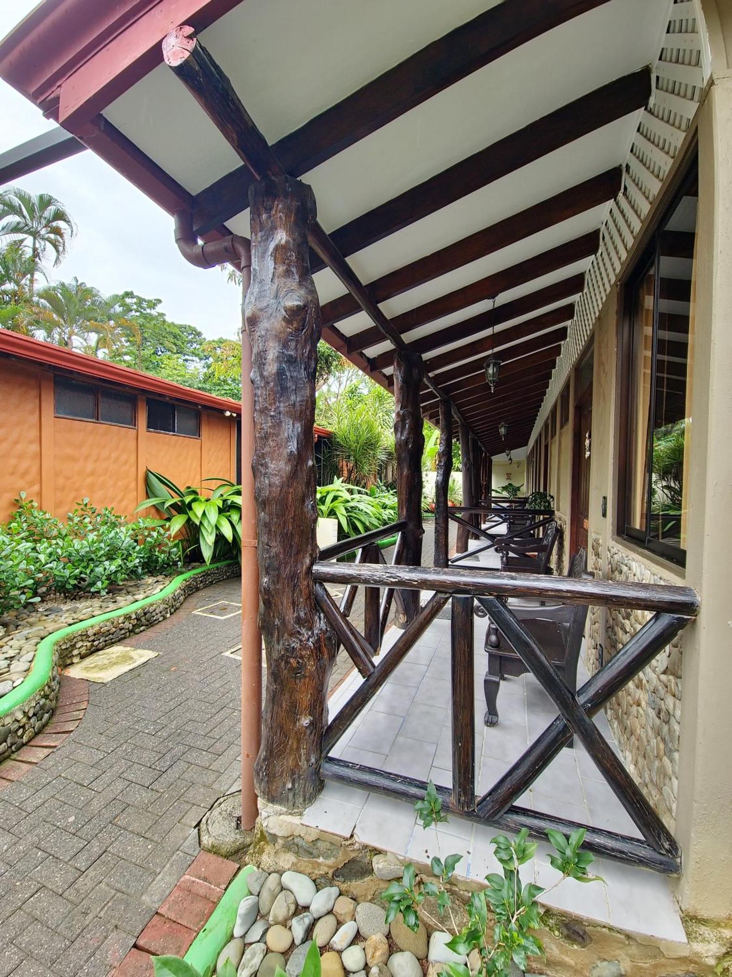 Hotel Diuwak Dominical Exterior foto